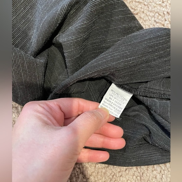 Men's BURNSIDE grayish black modern short - Picture 8 of 9